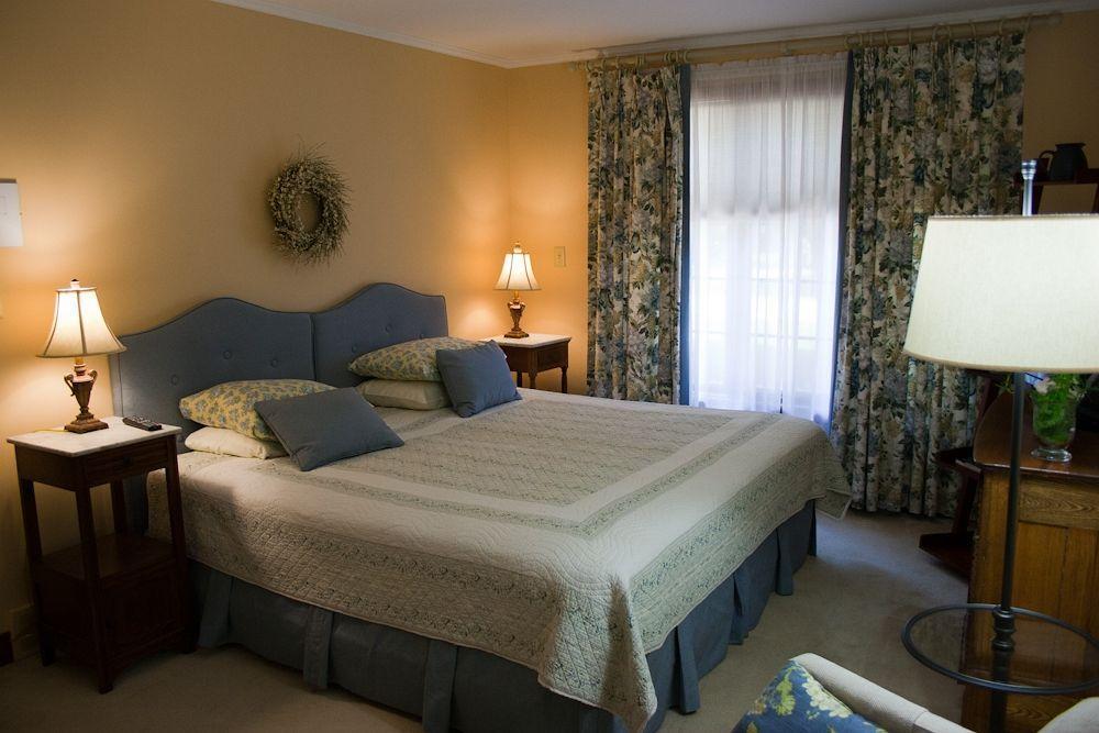 Cedar Gables Bed & Breakfast Niagara-on-the-Lake Esterno foto