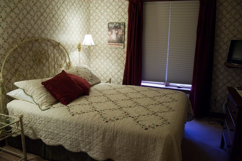 Cedar Gables Bed & Breakfast Niagara-on-the-Lake Esterno foto
